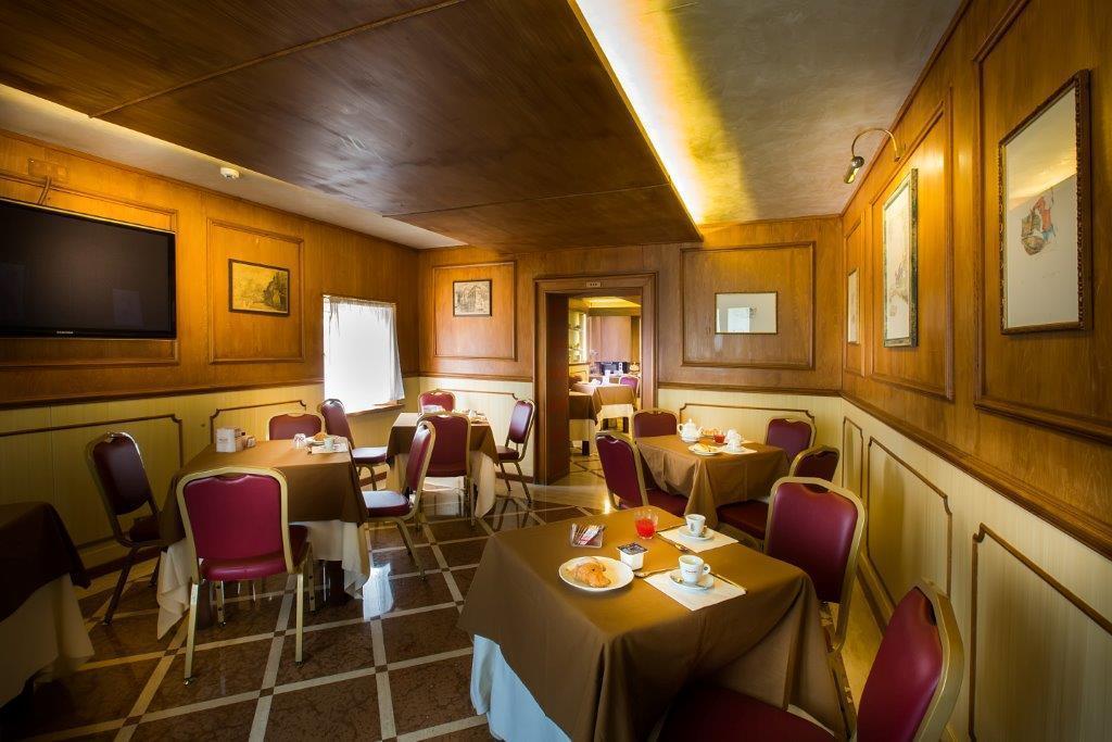 Hotel Camerlengo Corridonia Kültér fotó