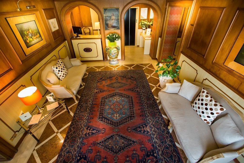 Hotel Camerlengo Corridonia Kültér fotó